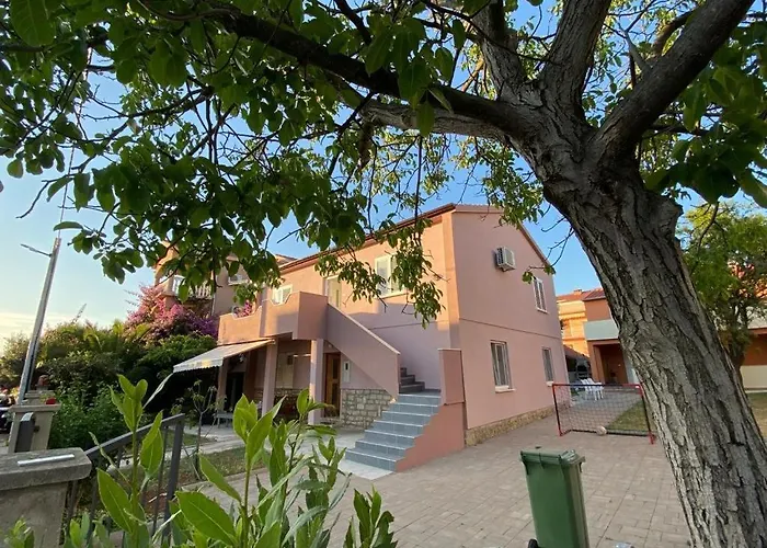 House Brane * ビオグラード・ナ・モル