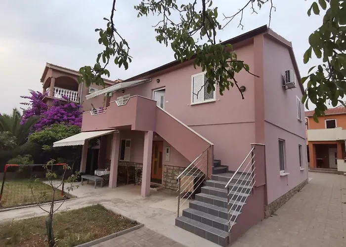 House Brane アパート ビオグラード・ナ・モル